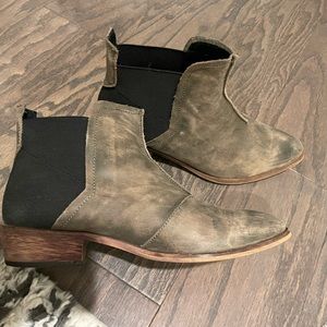 On trend Free People leather boots